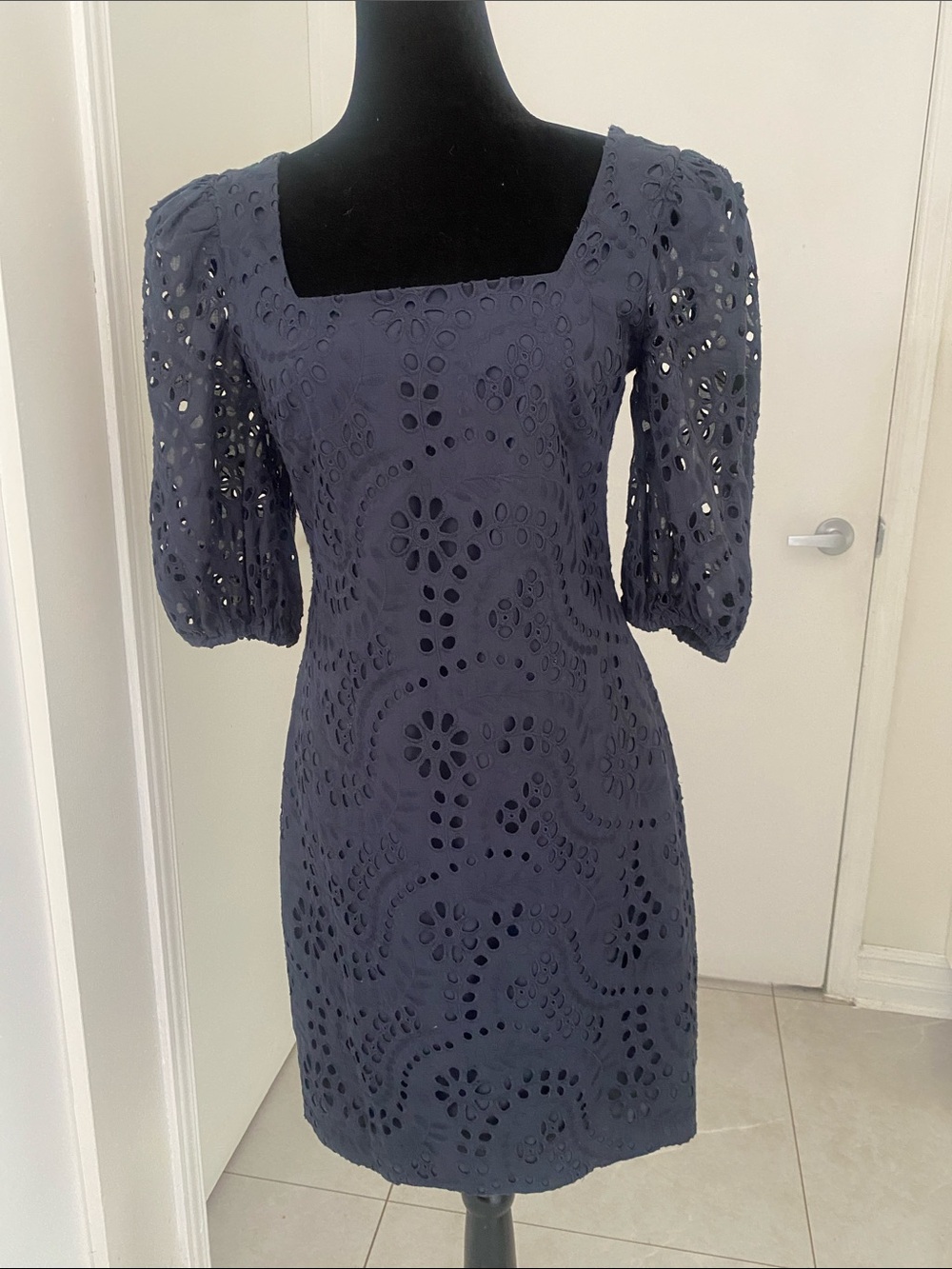 Eliza J Navy Blue Eyelet Square-Neck 3/4 L sleeve fully lined Dress Size 6